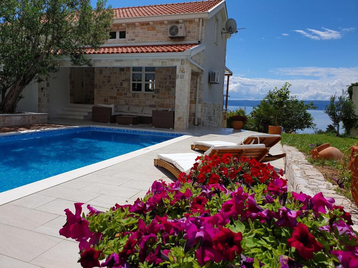 Apartments Lolita Bol Exterior photo
